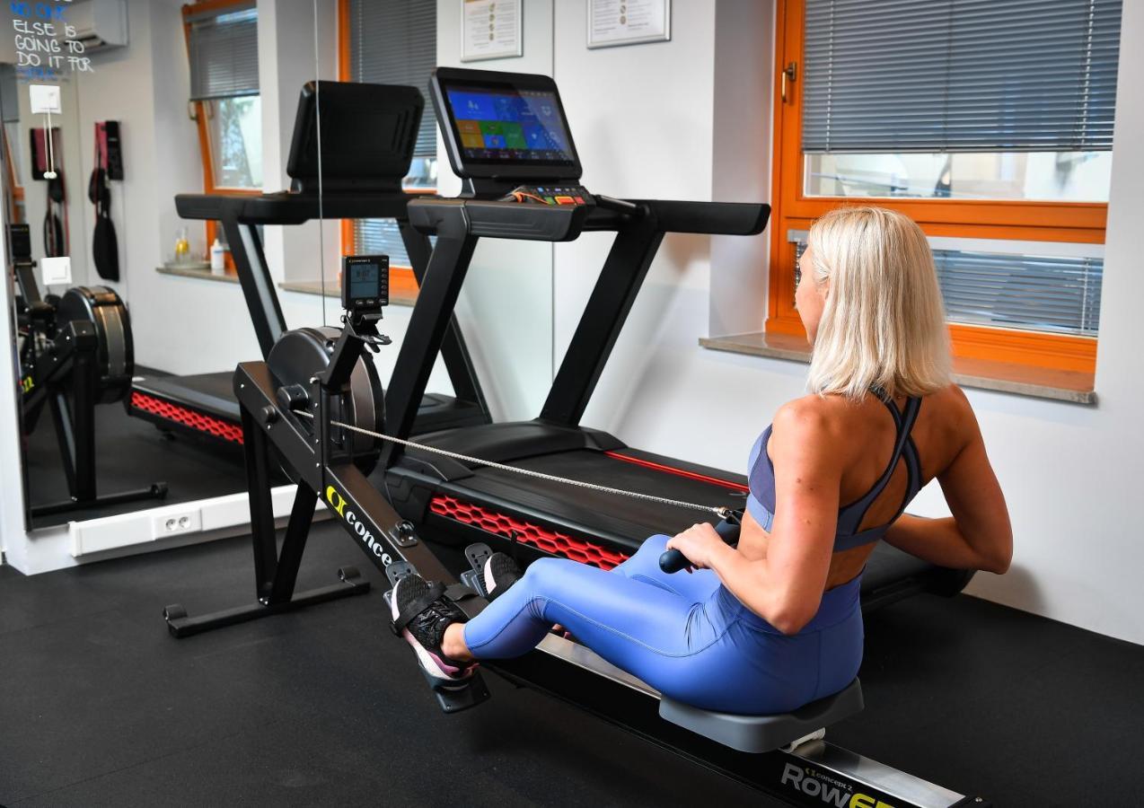 فندق سيتي ليوبليانا المظهر الخارجي الصورة Rowing